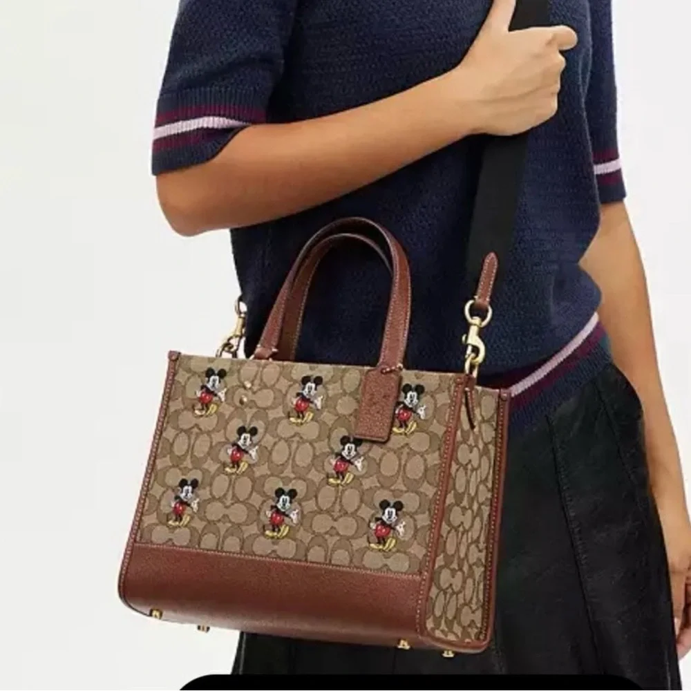 NWT Disney X Coach
Dempsey Carryall in Sig Jacquard
Mickey Mouse Msrp:$528 - Picture 5 of 13